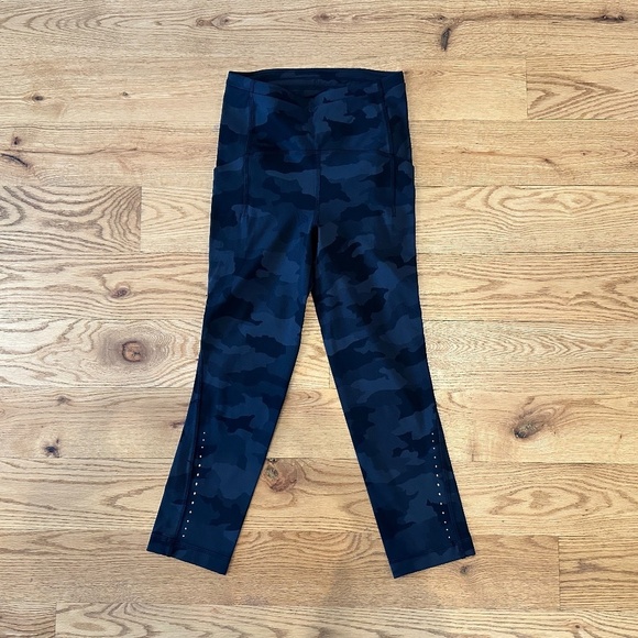 Lululemon Swift Speed High-Rise Crop 21" in Heritage 365 Camo Deep Coal (Size 2) - Picture 10 of 12